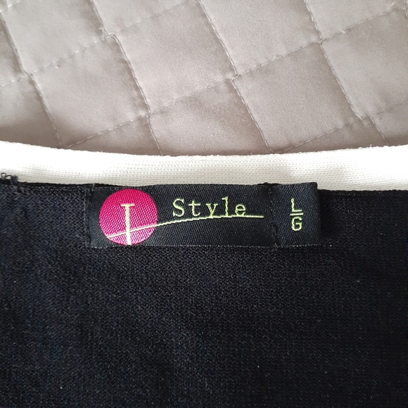 V Neck Sweater - Picture 3 of 3